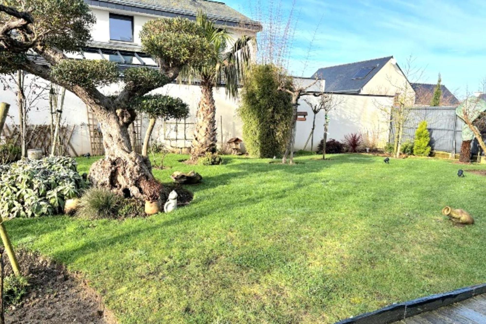 Hébergement de vacances Spacious House With Garden Near The